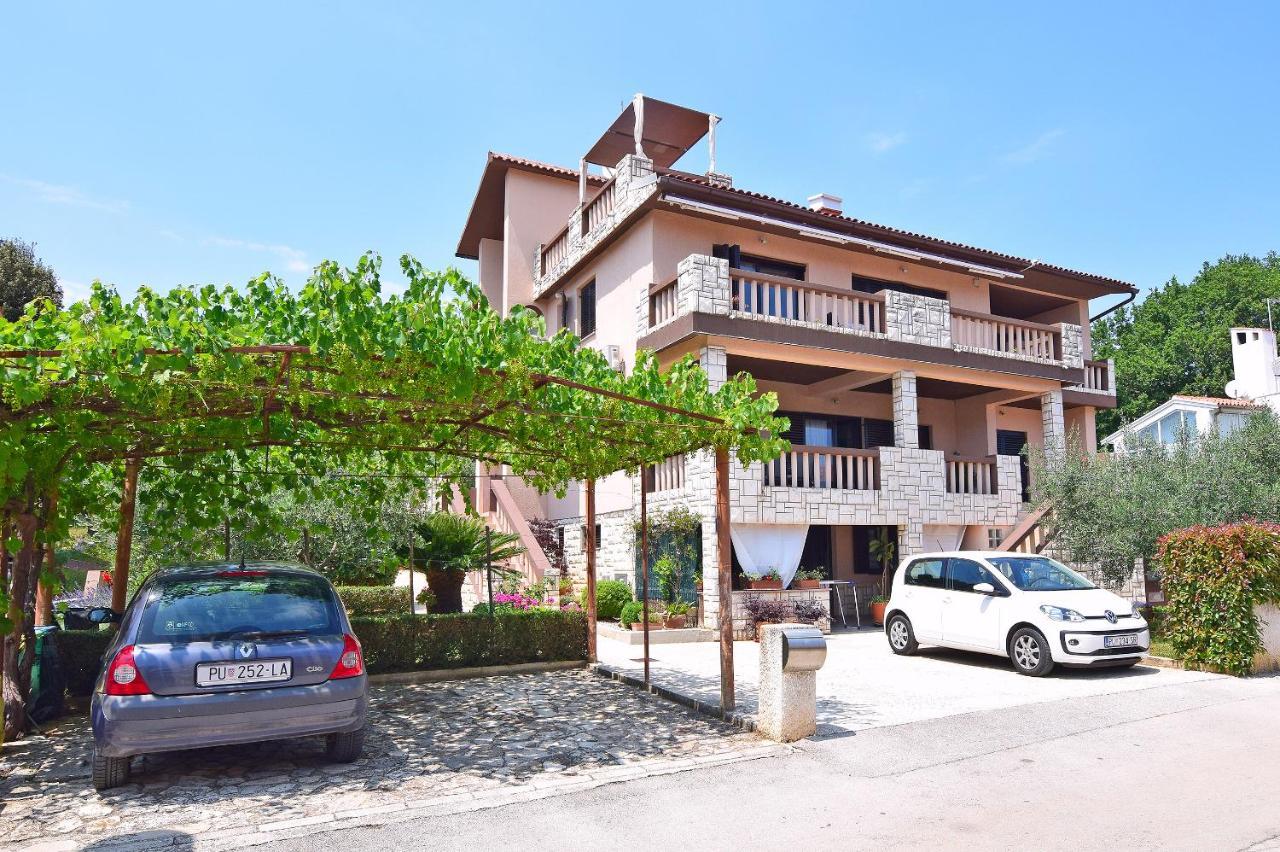 Apartment Leona Пула Екстериор снимка