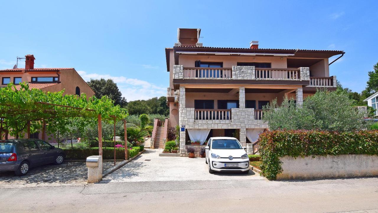 Apartment Leona Пула Екстериор снимка
