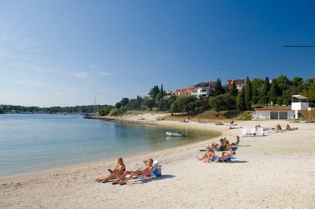 Apartment Leona Пула Екстериор снимка