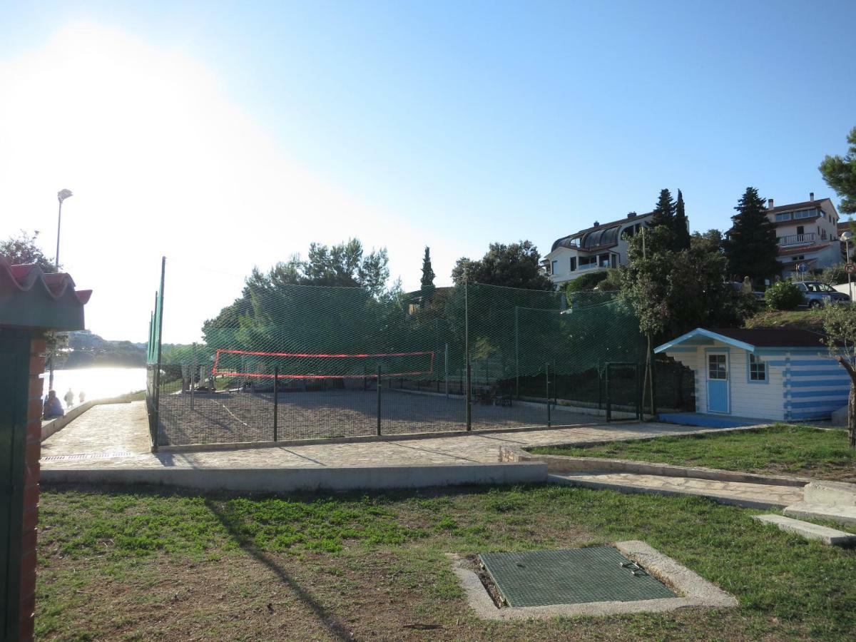 Apartment Leona Пула Екстериор снимка