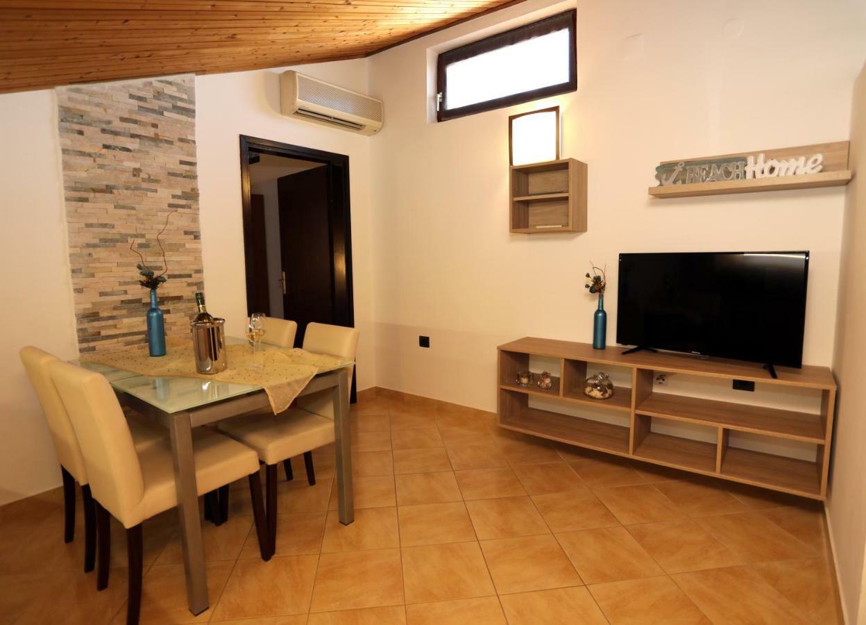 Apartment Leona Пула Екстериор снимка