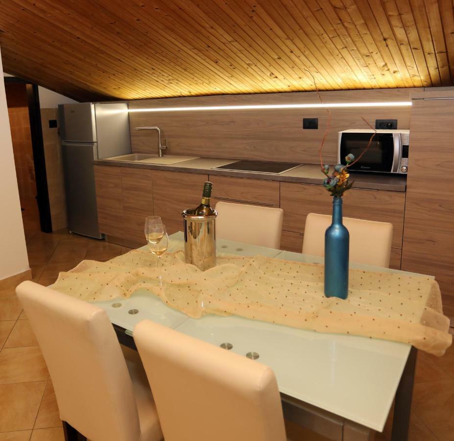Apartment Leona Пула Екстериор снимка